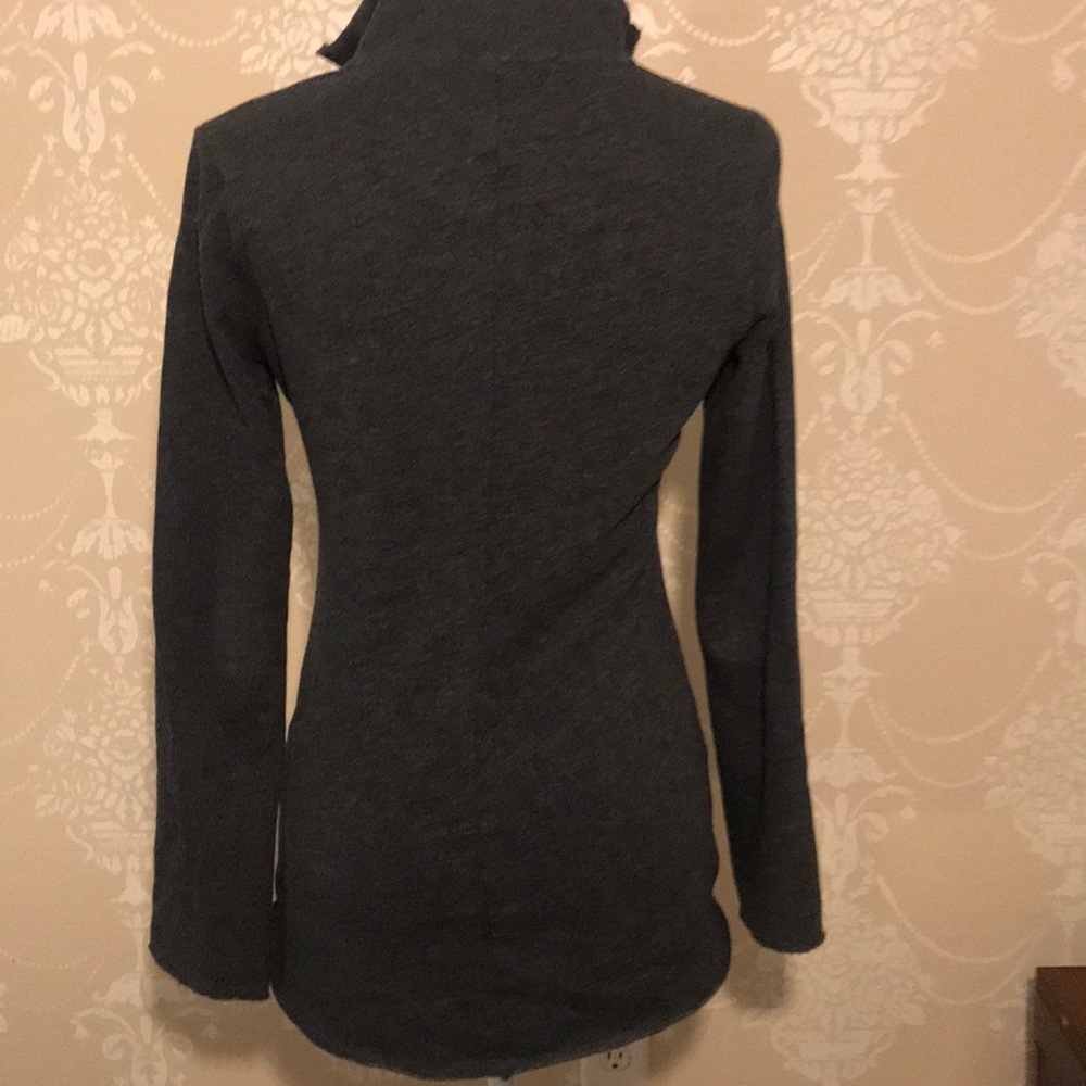 Victoria’s Secret Comfy Grey Pullover - Picture 4 of 5